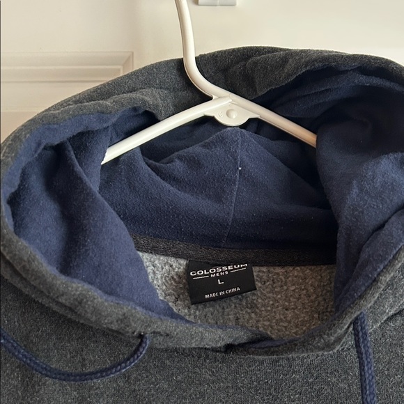 UNH university of New Hampshire Colosseum Dark Grey Wildcats Hoodie - Picture 6 of 6